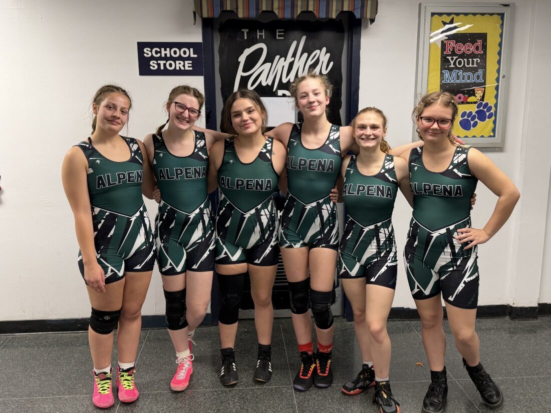 ななこAVON SPENCE BRYSON Alpena girls wrestling members win at Mount Morris | News, Sports